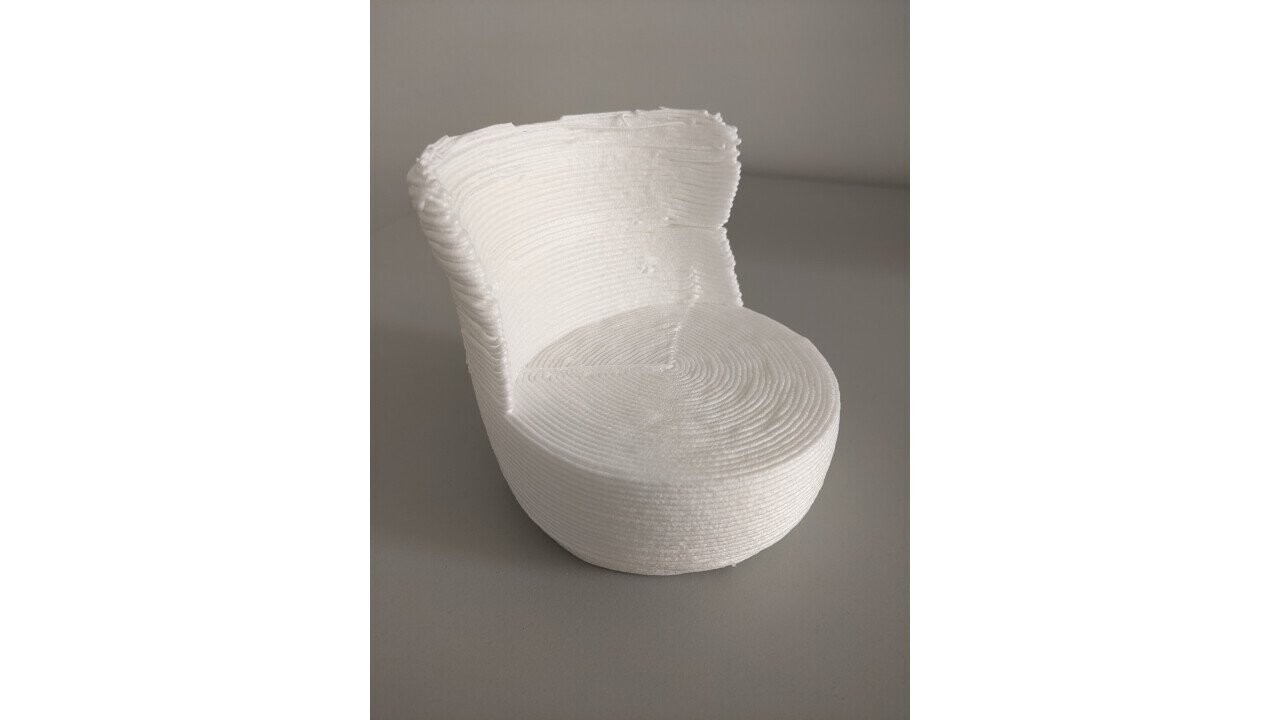 Additively manufactured armchair model made of bio-based thermoplastic foam (Copyright: Fraunhofer IPA)